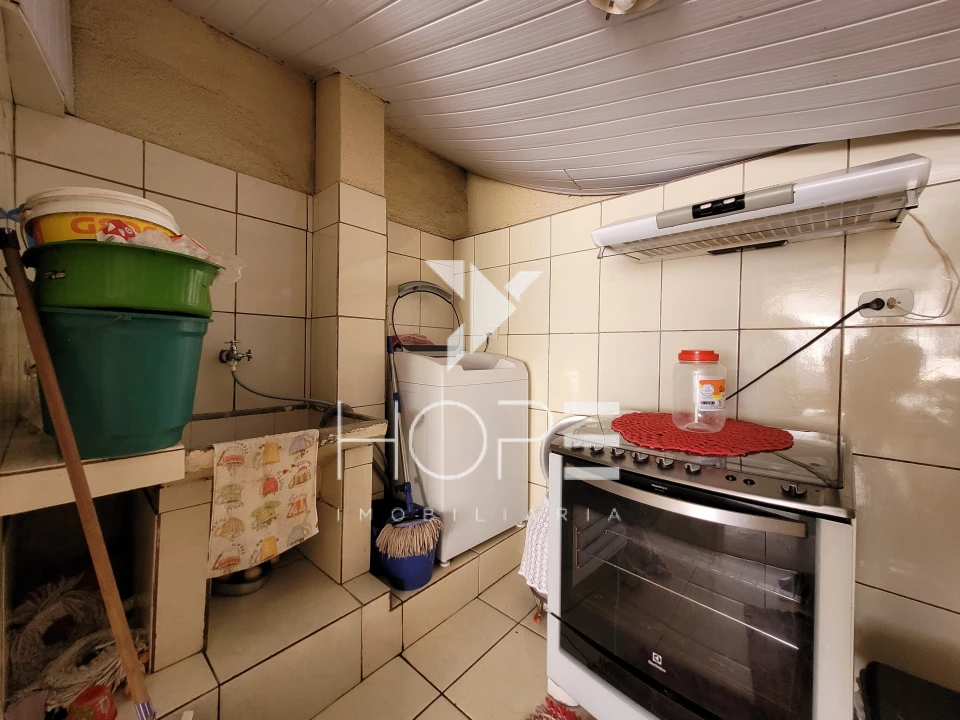 Imagens do imóveis Casa de Madeira 3 Quartos com Edícula à Venda na Zona Oeste de Londrina – Bairro Quebec