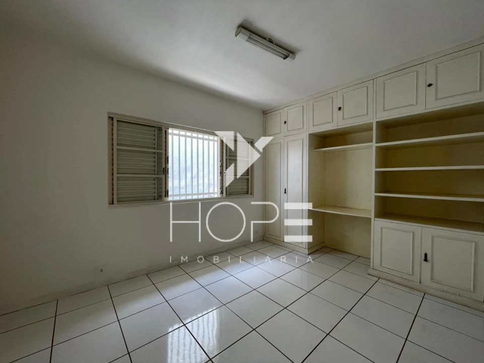 Sobrado Comercial e Residencial para Venda e Locação – 5 Quartos (2 Suítes) – Centro – Londrina/PR 