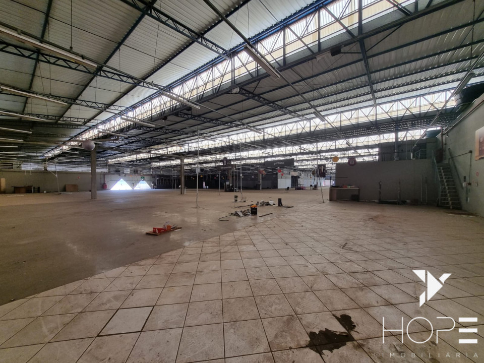 Imagens do imóveis Galpão/Barracão de 6.817 m² na Avenida Tiradentes, Londrina – Venda e Locação
