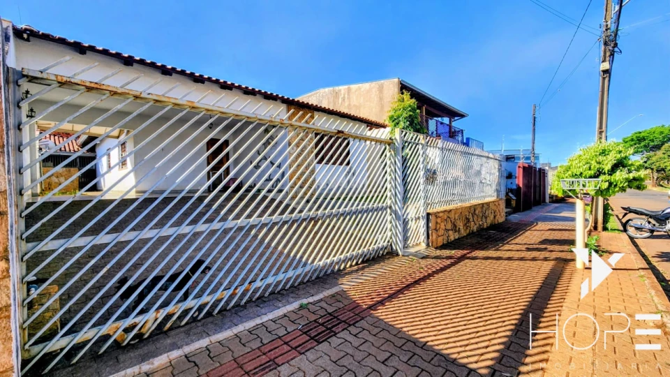 Imagens do imóveis Casa Térrea à Venda – 2 Quartos (1 Suíte) – 170m² – Jardim Califórnia – Londrina