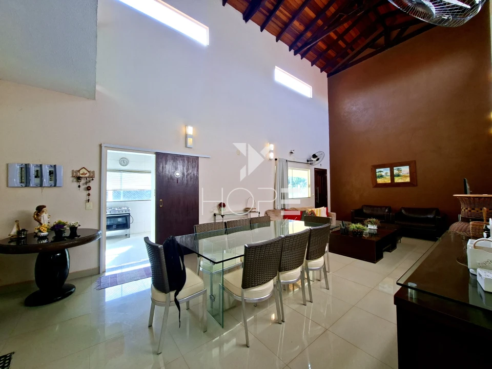 Imagens do imóveis Condomínio Riviera do Poente - chácara molhada à venda com 2.277 m² - 4 suítes - piscina - sauna - Alvorada do Sul PR