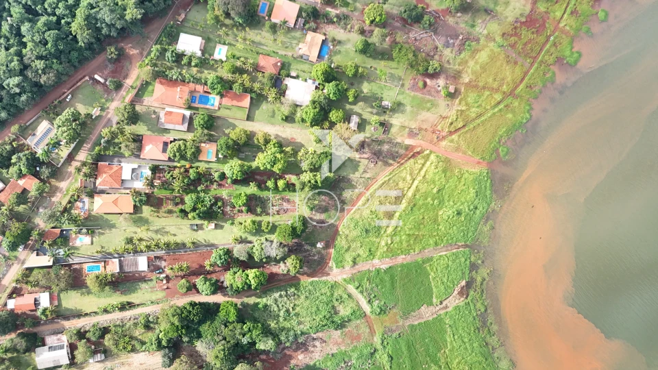 Imagens do imóveis Chácara molhada à venda com 1.872 m² - 1 quarto - piscina - salão de festas - Alvorada do Sul PR