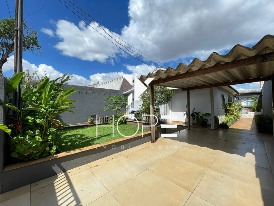 Casa à venda – 4 quartos – Jardim Alvorada – Londrina/PR