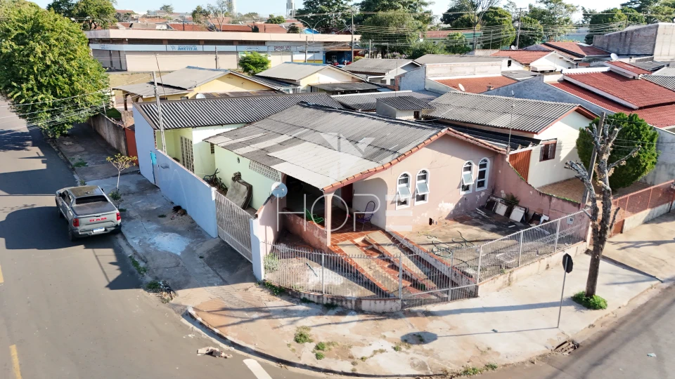 Imagens do imóveis Casa à venda com 130m² - 5 quartos - 2 banheiros - 2 vagas - à Av Saul Elkind - Zona Norte - Londrina PR