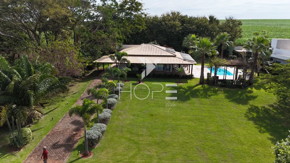 Imagens do imóveis Condomínio Riviera do Poente - chácara à venda com 1.300 m² - 2 quartos - 1 suíte - 4 vagas -  piscina - Alvorada do Sul PR