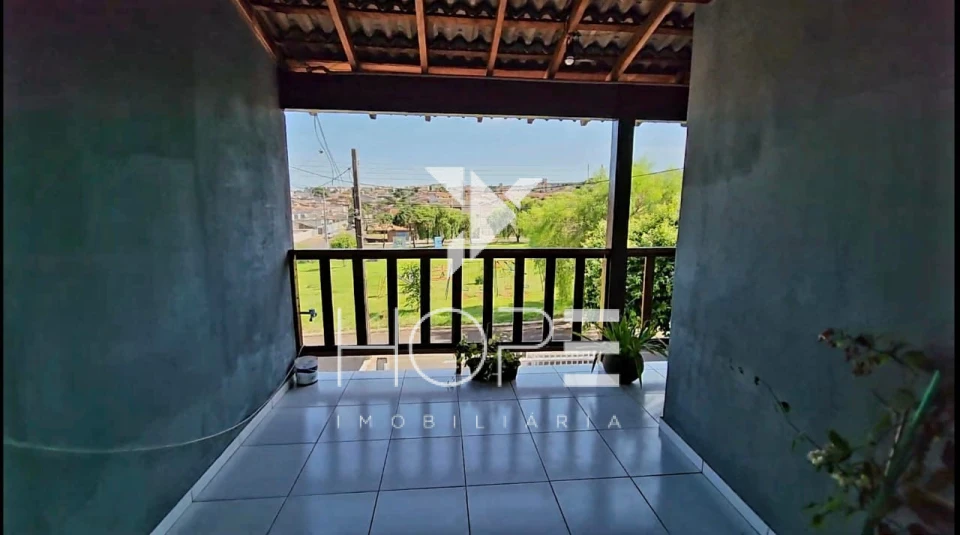 Sobrado à venda na Zona Norte de Londrina – 3 quartos