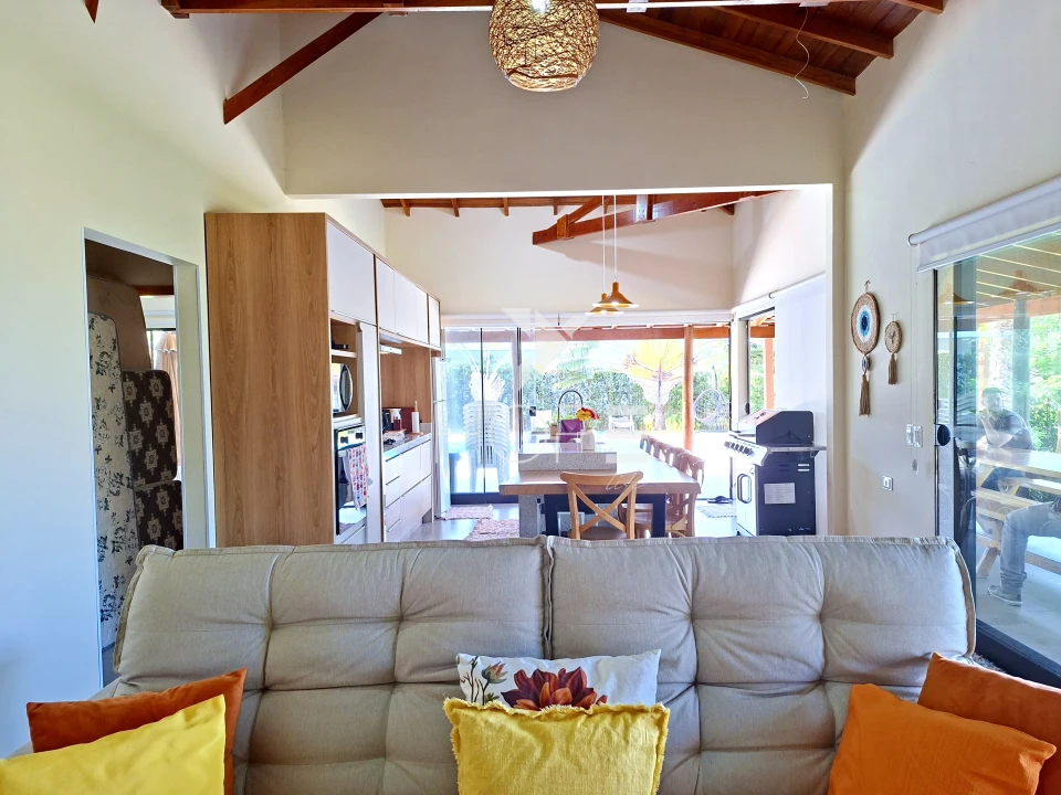 Imagens do imóveis Condomínio Riviera do Poente - chácara à venda com 1.300 m² - 2 quartos - 1 suíte - 4 vagas -  piscina - Alvorada do Sul PR