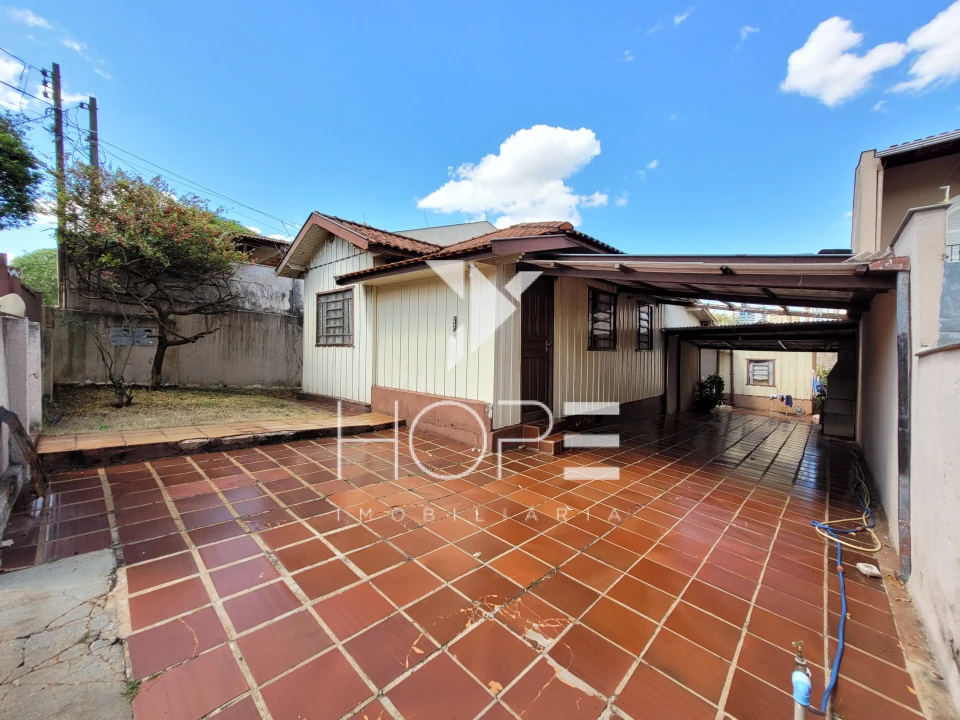 Imagens do imóveis Casa de Madeira 3 Quartos com Edícula à Venda na Zona Oeste de Londrina – Bairro Quebec