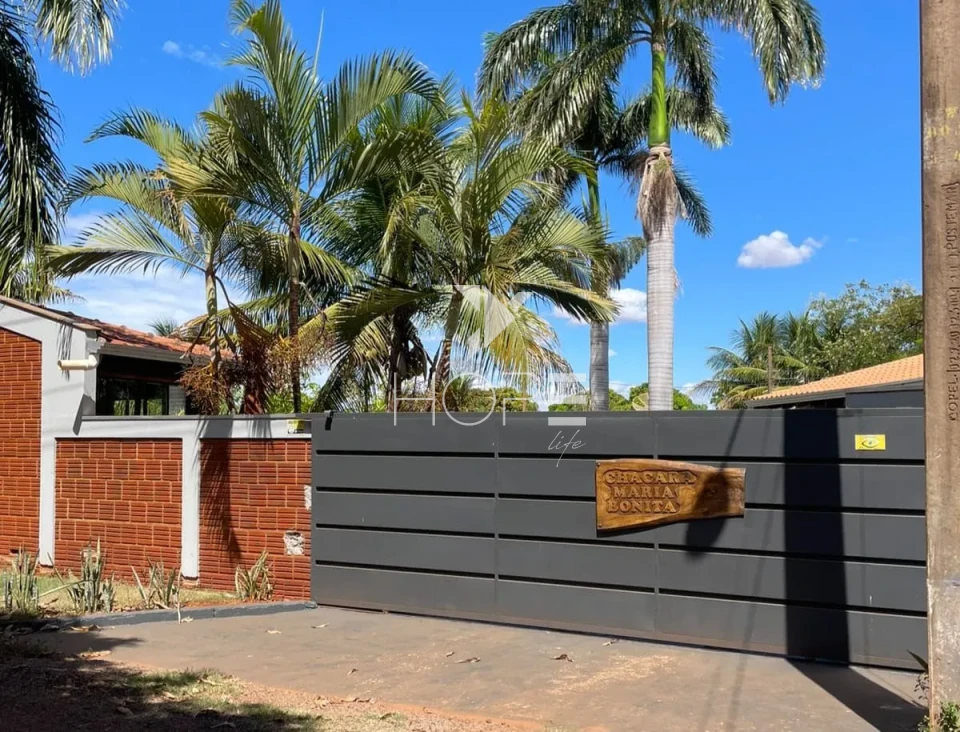 Imagens do imóveis Chácara molhada à venda com 1.872 m² - piscina e churrasqueira - próxima ao lago - Alvorada do Sul PR
