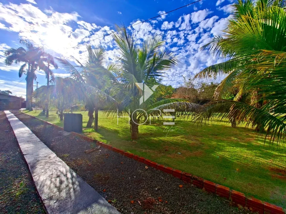 Imagens do imóveis Chácara molhada à venda com 1.872 m² - 1 quarto - piscina - salão de festas - Alvorada do Sul PR