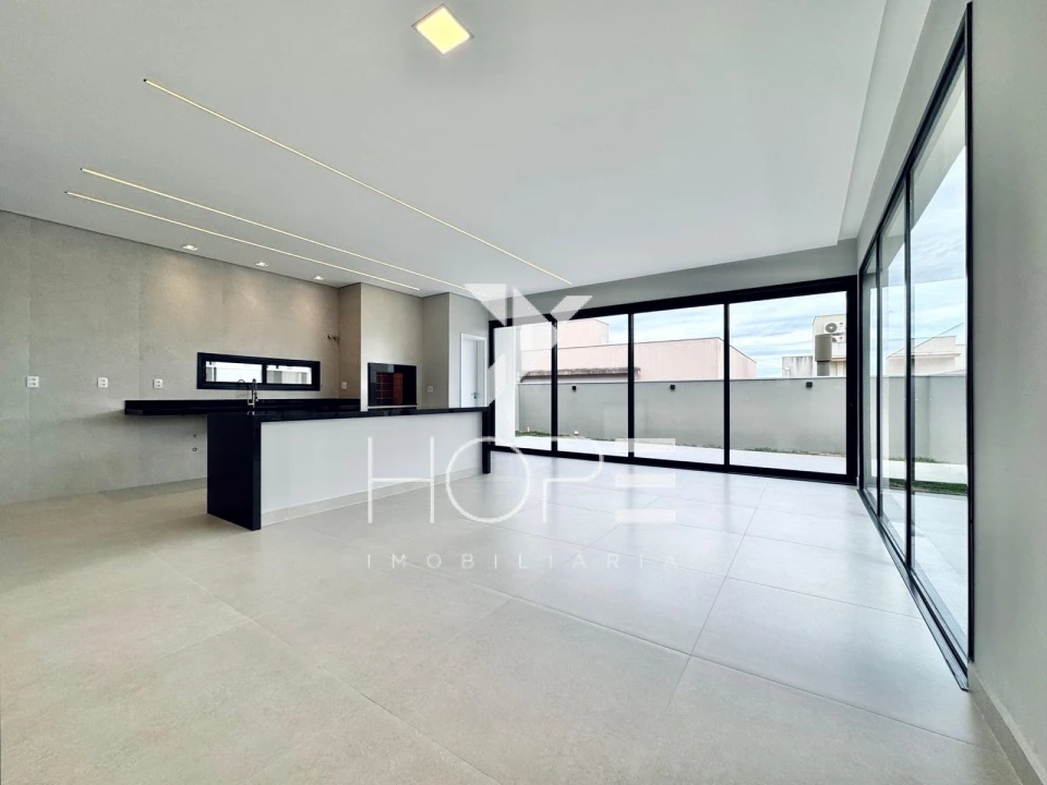 Sobrado Novo à Venda no Condomínio Araçari – 3 Suítes – Parque Tauá