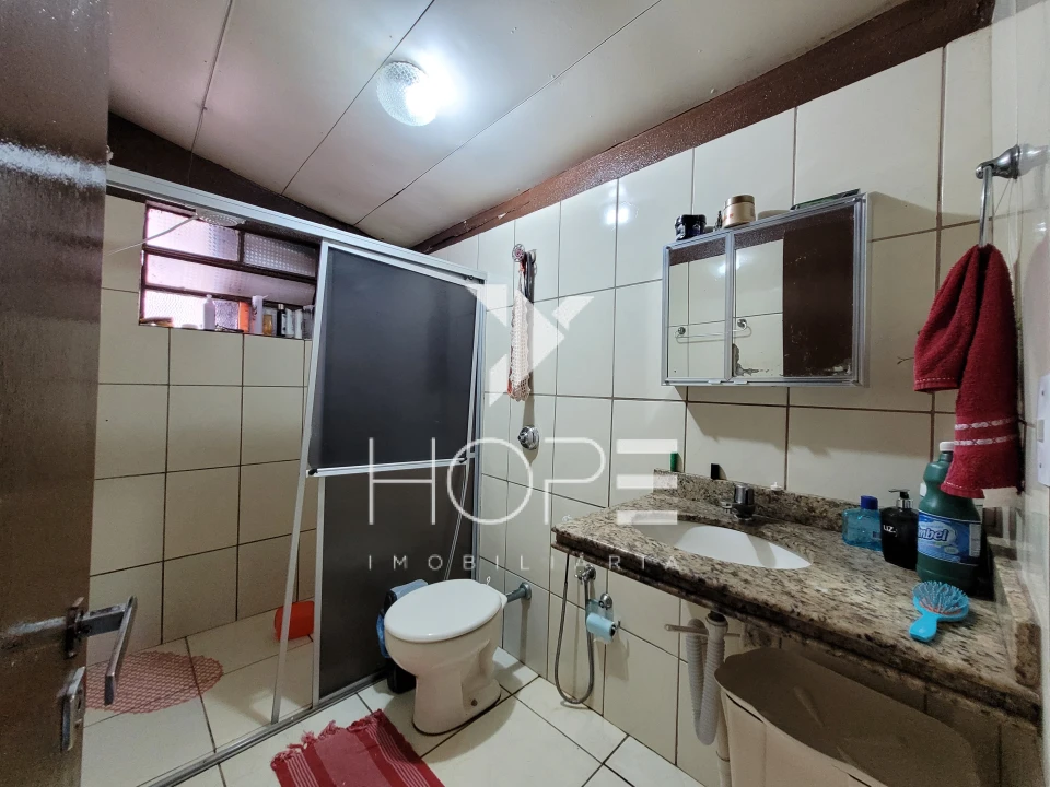 Imagens do imóveis Casa de Madeira 3 Quartos com Edícula à Venda na Zona Oeste de Londrina – Bairro Quebec