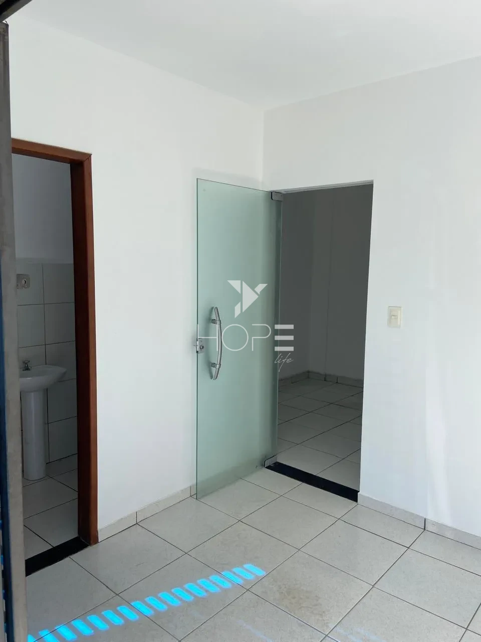 Barracão comercial para venda e locação com 650m² - terreno com 784m² - Bairro Andes - Londrina PR