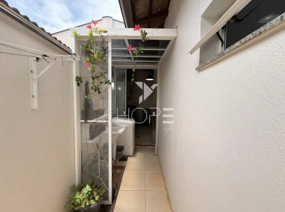 Imagens do imóveis Condomínio Monserrat - casa em condomínio à venda com 224 m² - 3 quartos (1 suíte - 1 demi-suíte) - 2 vagas - Zona Sul - Londrina PR