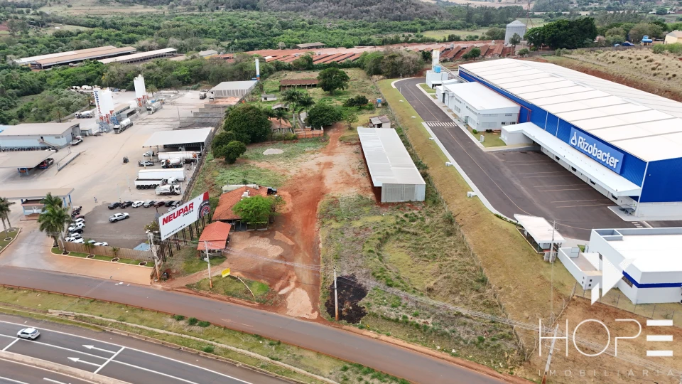 Imagens do imóveis Terreno Industrial à Venda – 21.200m² – Zoneamento ZI3 – PR 445 – Londrina/PR