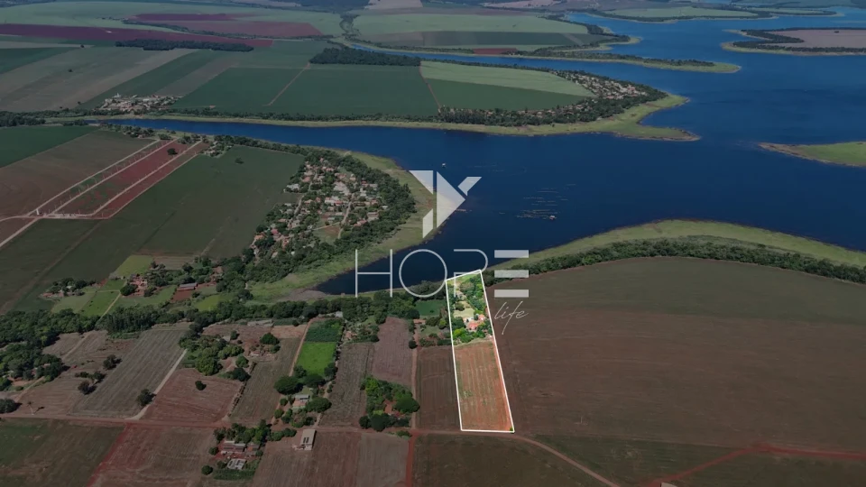 Imagens do imóveis Chácara molhada à venda com 30.492 m² - 3 casas - piscina - acesso direto ao rio - Alvorada do Sul PR