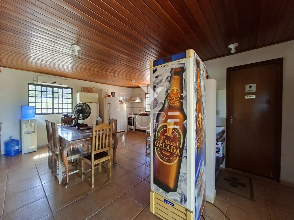 Imagens do imóveis Chácara molhada à venda com 30.492 m² - 3 casas - piscina - acesso direto ao rio - Alvorada do Sul PR