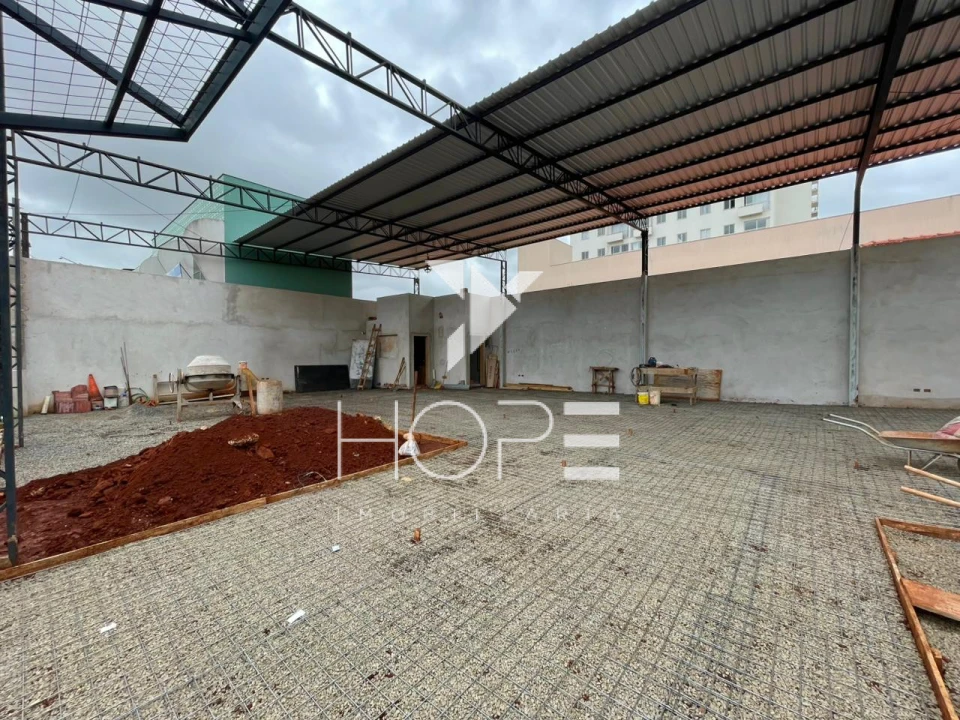 Imagens do imóveis Loja Comercial de Esquina para Locação – Av. JK (Centro) – 345 m² –  Zoneamento ZC-2 – Alto Fluxo e Visibilidade