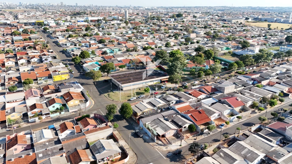 Imagens do imóveis Casa à venda com 130m² - 5 quartos - 2 banheiros - 2 vagas - à Av Saul Elkind - Zona Norte - Londrina PR