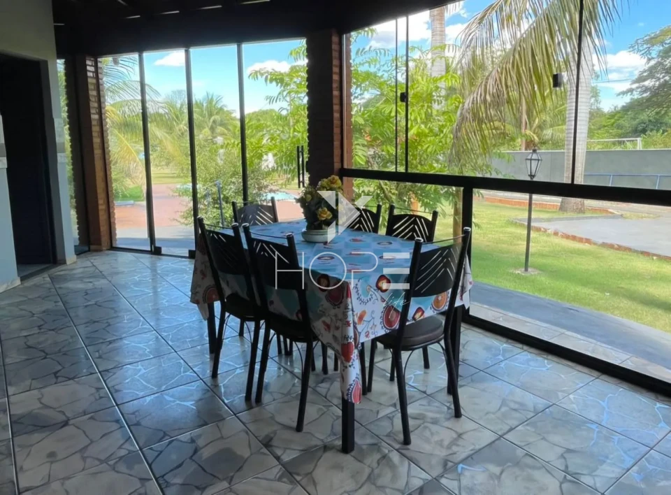 Imagens do imóveis Chácara molhada à venda com 1.872 m² - piscina e churrasqueira - próxima ao lago - Alvorada do Sul PR