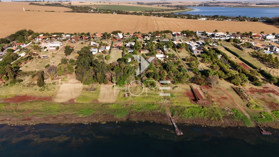 Imagens do imóveis Condomínio Riviera do Poente – Chácara Molhada porteira fechada À venda  – 4 suítes – 5 vagas – 2.600 m² – Alvorada do Sul/PR