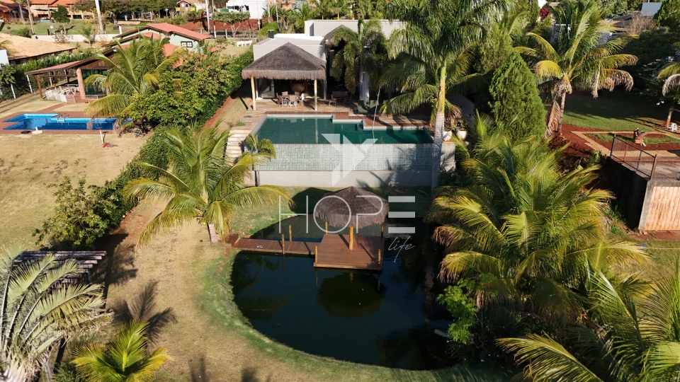 Imagens do imóveis Condomínio Riviera do Poente – Chácara Molhada porteira fechada À venda  – 4 suítes – 5 vagas – 2.600 m² – Alvorada do Sul/PR