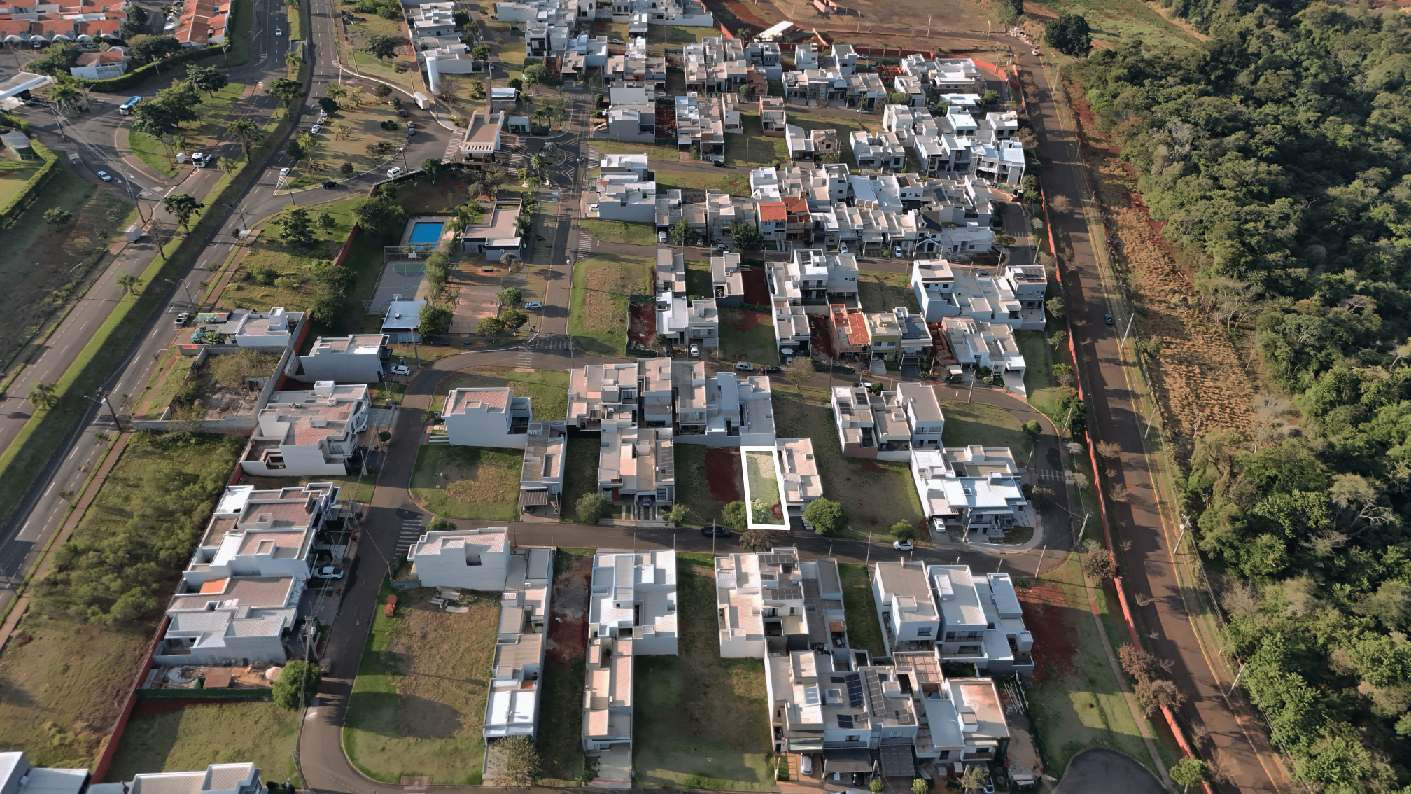 Imagens do imóveis TERRENO DE 150m² EM CONDOMÍNIO - ZONA NORTE LONDRINA