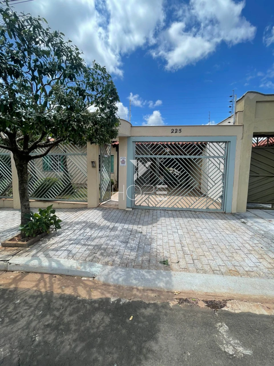 Imagens do imóveis Casa à venda com 192 m² - 4 quartos - 4 banheiros - 3 vagas - Jardim Adriana II - Zona Sul - Londrina/PR