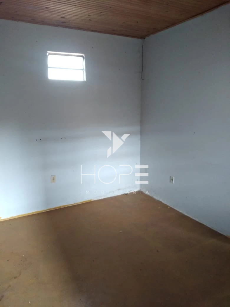 Casa à Venda 2 Quartos no Centro de Porecatu - PR – Terreno Amplo com Potencial