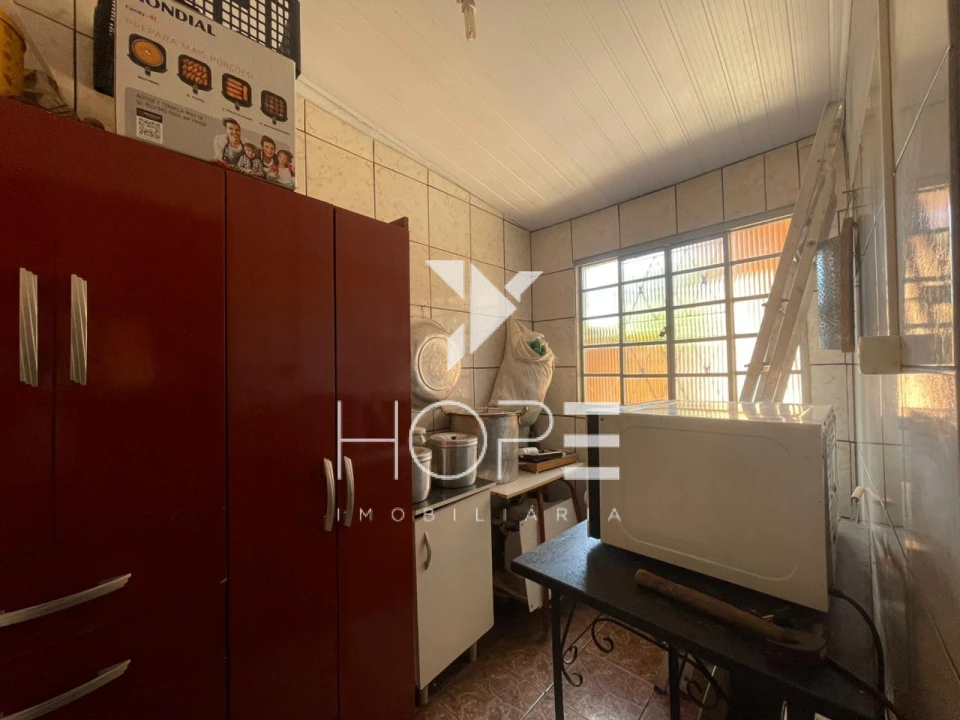 Casa à venda com edícula e terreno amplo no Jardim Silvino – Cambé/PR