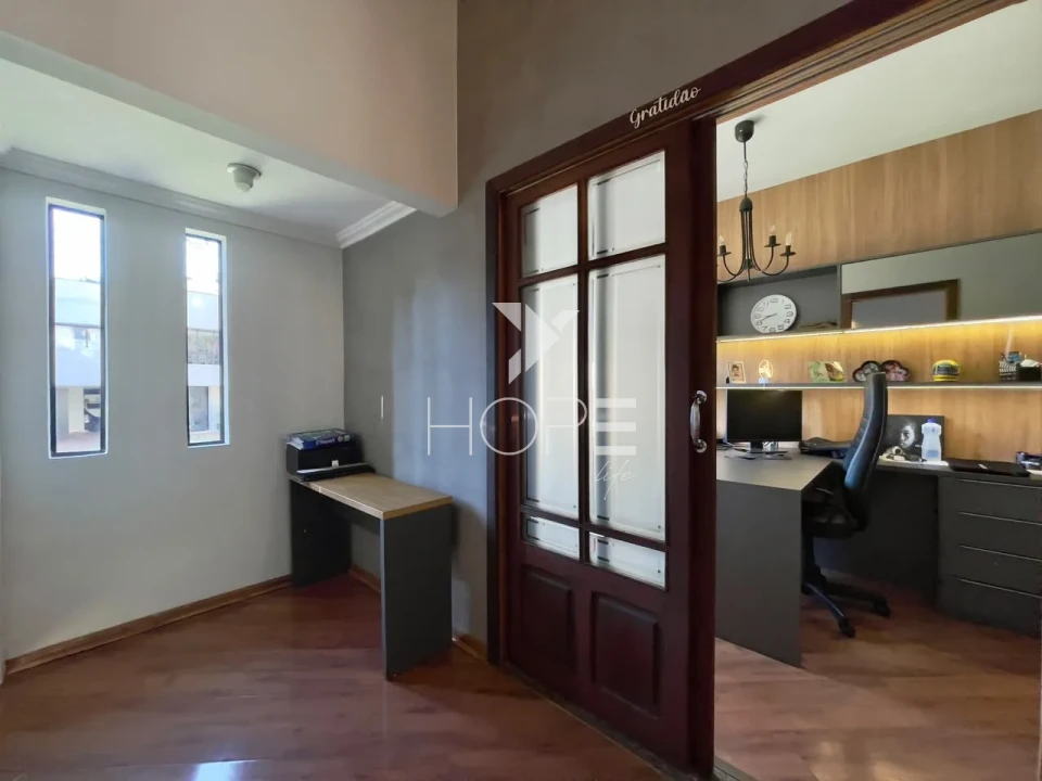 Sobrado em Condomínio à Venda – 261m² – 3 Quartos (1 Suíte) – Vale das Araucárias – Parque Residencial Alcântara – Zona Sul – Londrina/PR