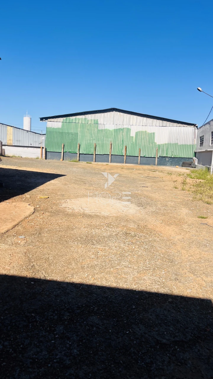 Imagens do imóveis Barracão para Alugar na Av. ARTHUR THOMAS em Londrina | 1.000m² de área total I 600m² de área construída, Pátio para Caminhões e Energia Trifásic