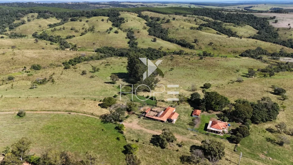 Imagens do imóveis Fazenda à venda com 133 alqueires - agricultura e pecuária - 80% de aproveitamento - Angatuba SP