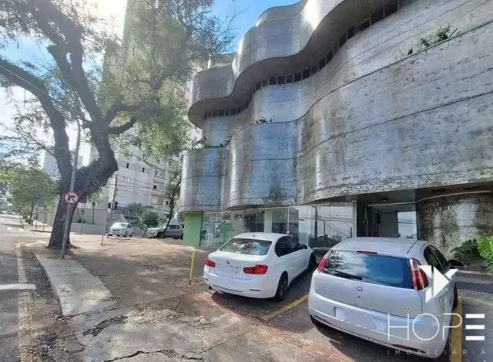 SALA COMERCIAL DE ESQUINA PARA LOCAÇÃO  NA AV. Juscelino Kubitscheck