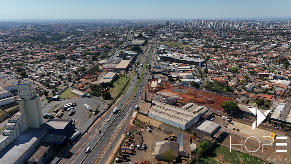 Imagens do imóveis Galpão/Barracão de 6.817 m² na Avenida Tiradentes, Londrina – Venda e Locação