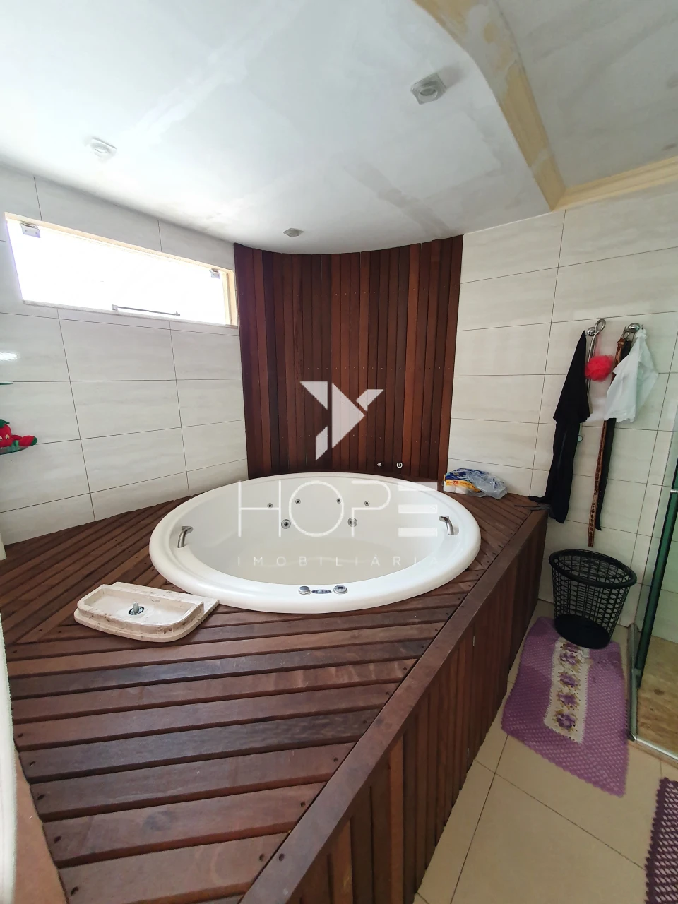 Imagens do imóveis Casa com 3 Quartos + Galpão Comercial à Venda – 285,66 m² – Conj. Hab. Santiago II – Londrina/PR