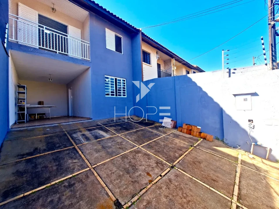 Imagens do imóveis Sobrado Geminado à venda - 3 quartos - 1 suíte com varanda - Jardim Império do Sol - Zona Norte - Londrina PR