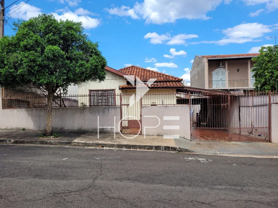 Imagens do imóveis Casa de Madeira 3 Quartos com Edícula à Venda na Zona Oeste de Londrina – Bairro Quebec