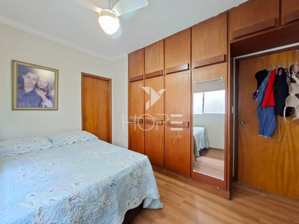 Imagens do imóveis Casa à venda com 190 m² - 4 quartos - 2 banheiros - edícula - 3 vagas - Zona Leste - Proximo ao Aeroporto - Londrina PR