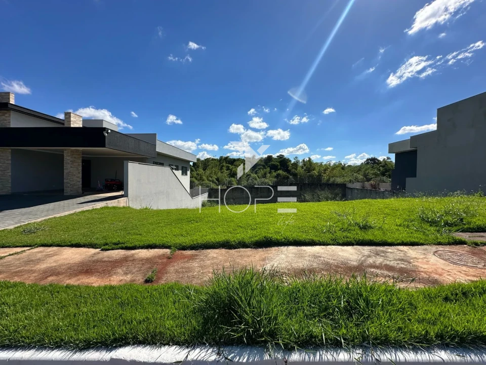 Imagens do imóveis Terreno no Condomínio Aranguá à venda - 262 m² - Parque Tauá – Zona Leste de Londrina/PR
