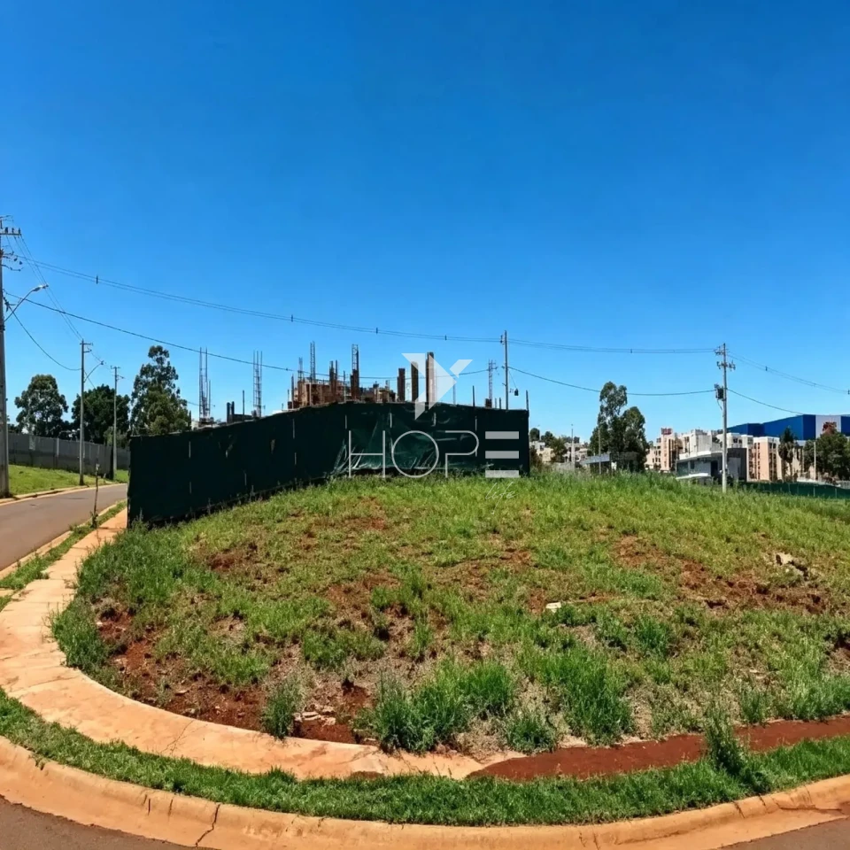 Terreno de Esquina em Condomínio à Venda – 300m² – Condomínio Golden Park 2 – Marumbi – Zona Leste – Londrina/PR