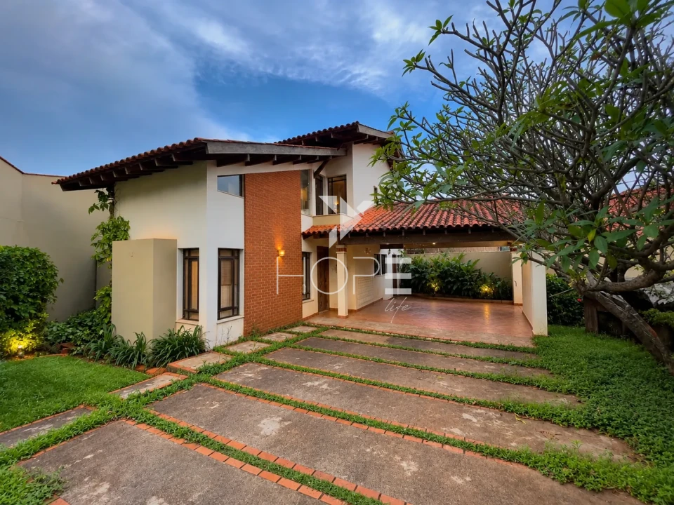 Imagens do imóveis Sobrado à Venda com Piscina – 301m² – 3 Quartos (1 Suíte) – Tucano – Zona Sul – Londrina/PR