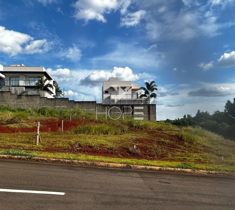 Imagens do imóveis Terreno Externo à venda no Parque Tauá 299 m²-  Zona Leste de Londrina/Pr.