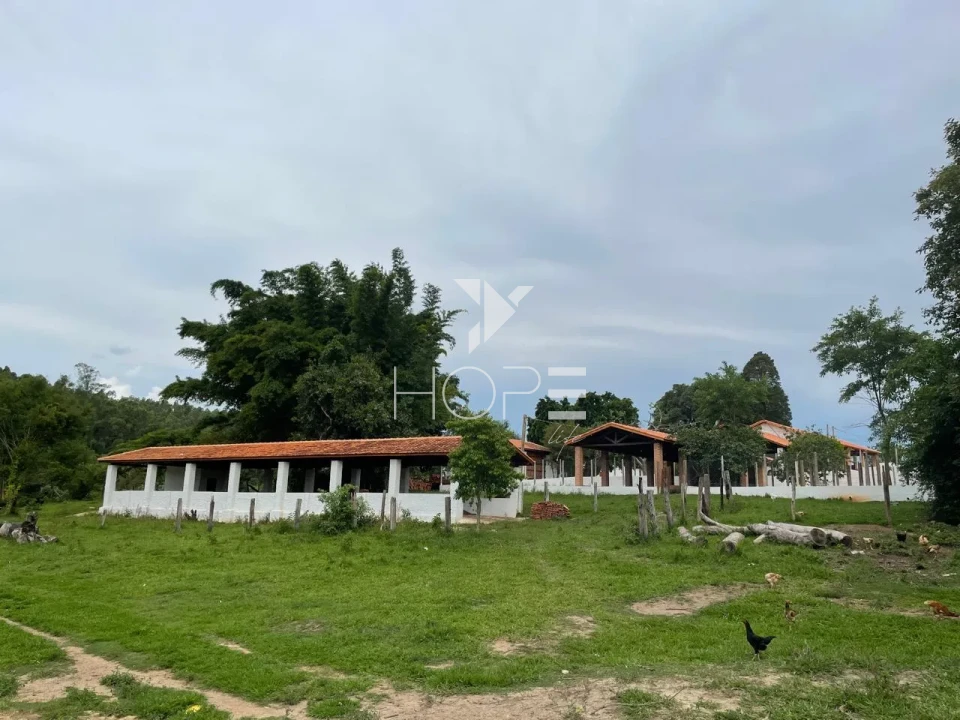 Imagens do imóveis Sítio à venda com 20.76 alqueires - sede com piscina - 4 represas - pecuária e lazer - Itu SP