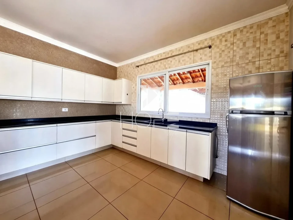 Imagens do imóveis Chácara à Venda – 2.480m² – 5 Quartos (3 Suítes) - Londrina