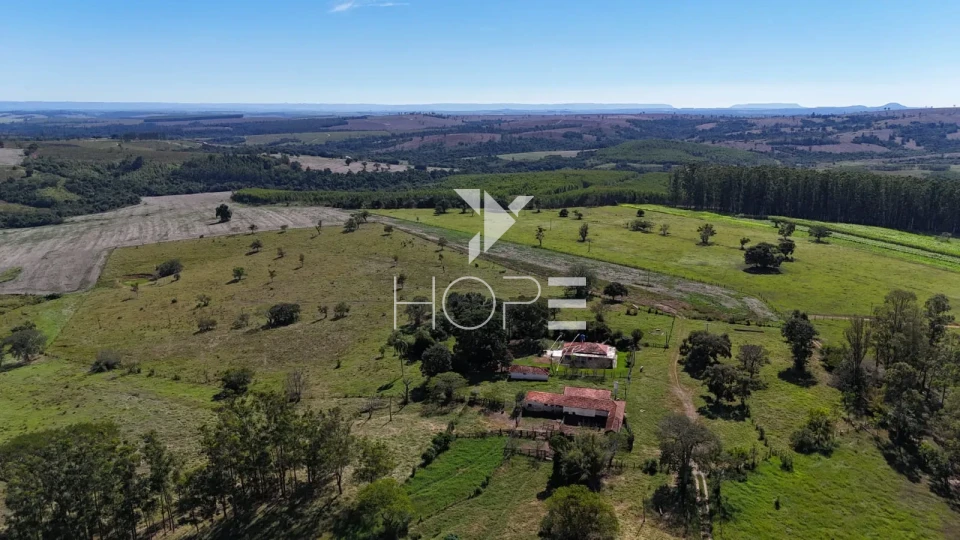 Imagens do imóveis Fazenda à venda com 133 alqueires - agricultura e pecuária - 80% de aproveitamento - Angatuba SP