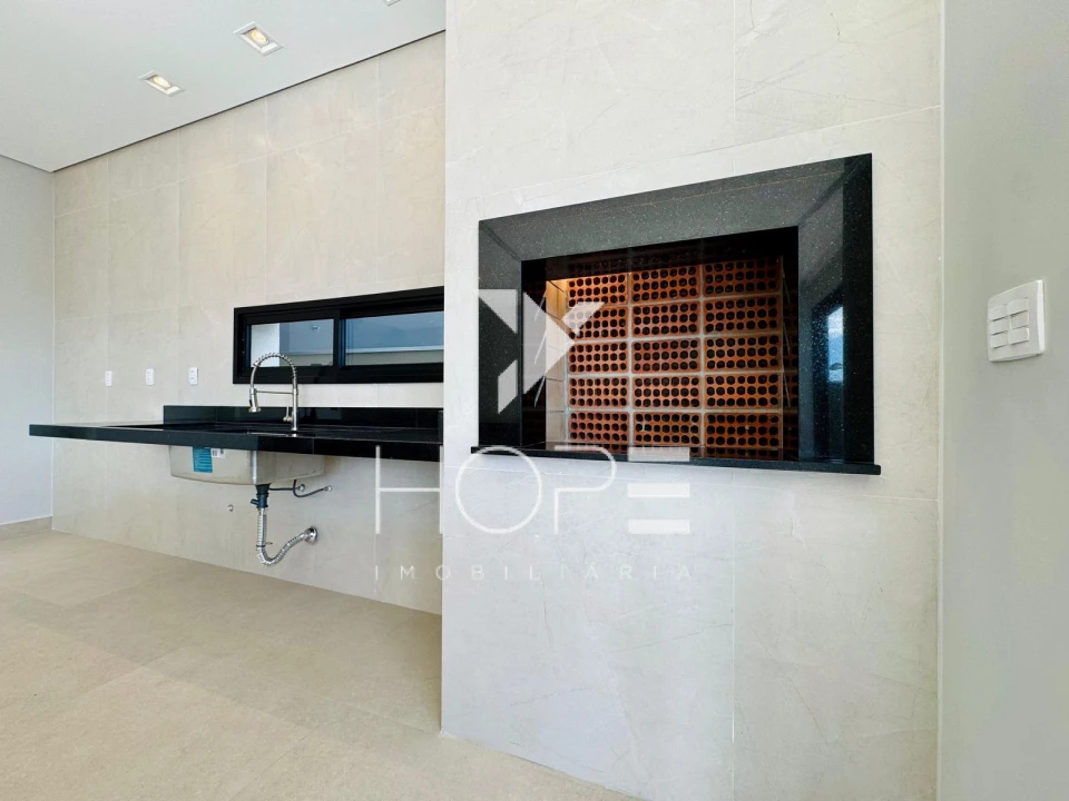 Sobrado Novo à Venda no Condomínio Araçari – 3 Suítes – Parque Tauá