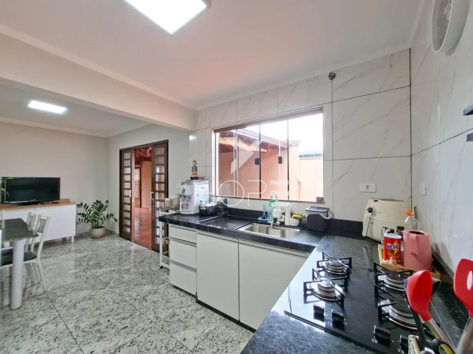 Imagens do imóveis Casa à venda com 190 m² - 4 quartos - 2 banheiros - edícula - 3 vagas - Zona Leste - Proximo ao Aeroporto - Londrina PR