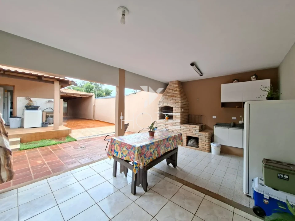 Imagens do imóveis Casa à venda com 190 m² - 4 quartos - 2 banheiros - edícula - 3 vagas - Zona Leste - Proximo ao Aeroporto - Londrina PR