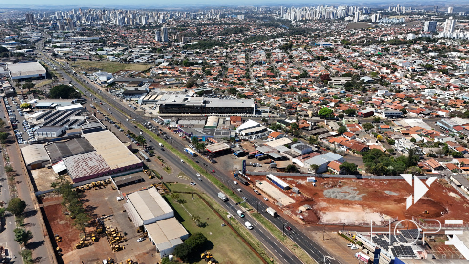 Imagens do imóveis Galpão/Barracão de 6.817 m² na Avenida Tiradentes, Londrina – Venda e Locação